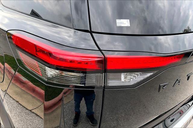 Certified 2023 Nissan Pathfinder SL w/ Black Appearance Package image 28