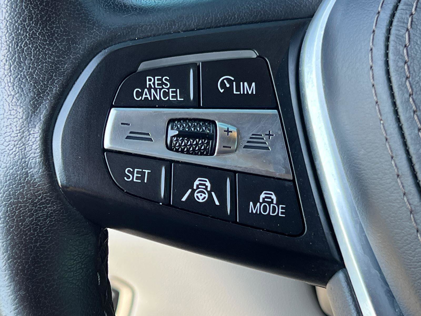 Used 2021 BMW X5 sDrive40i w/ Premium Package image 25