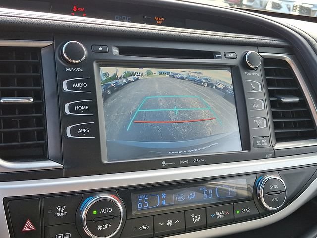 Used 2019 Toyota Highlander XLE AWD/4WD image 20