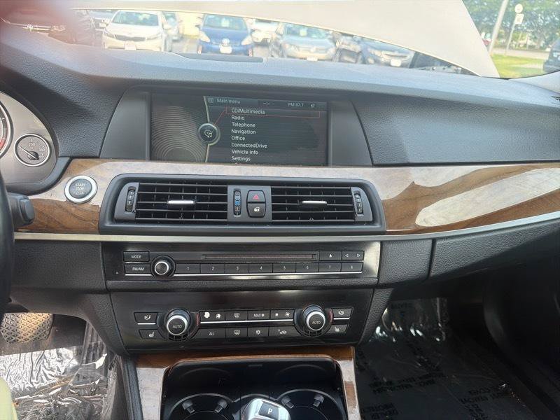 Used 2011 BMW 528i Sedan RWD image 23