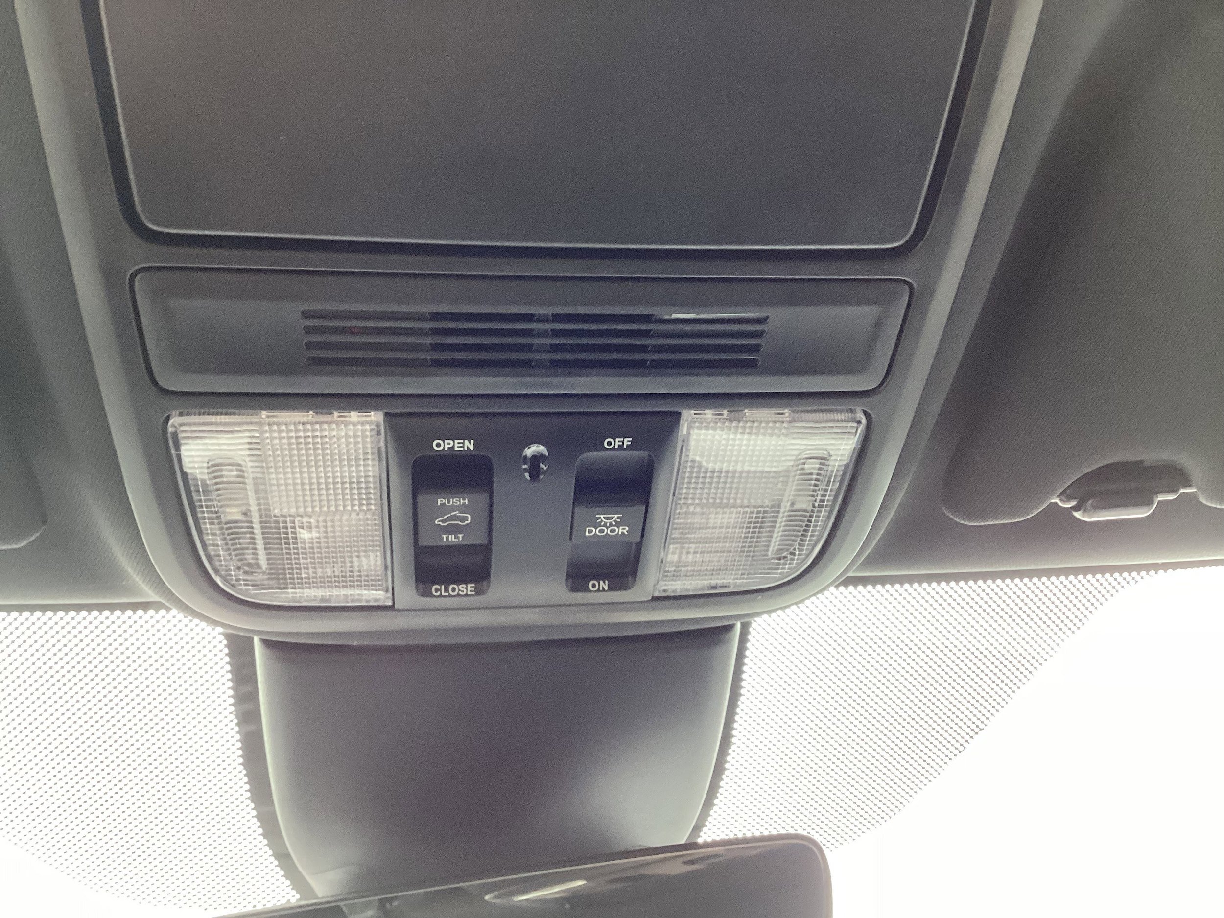 Used 2025 Honda Odyssey Sport-L image 23