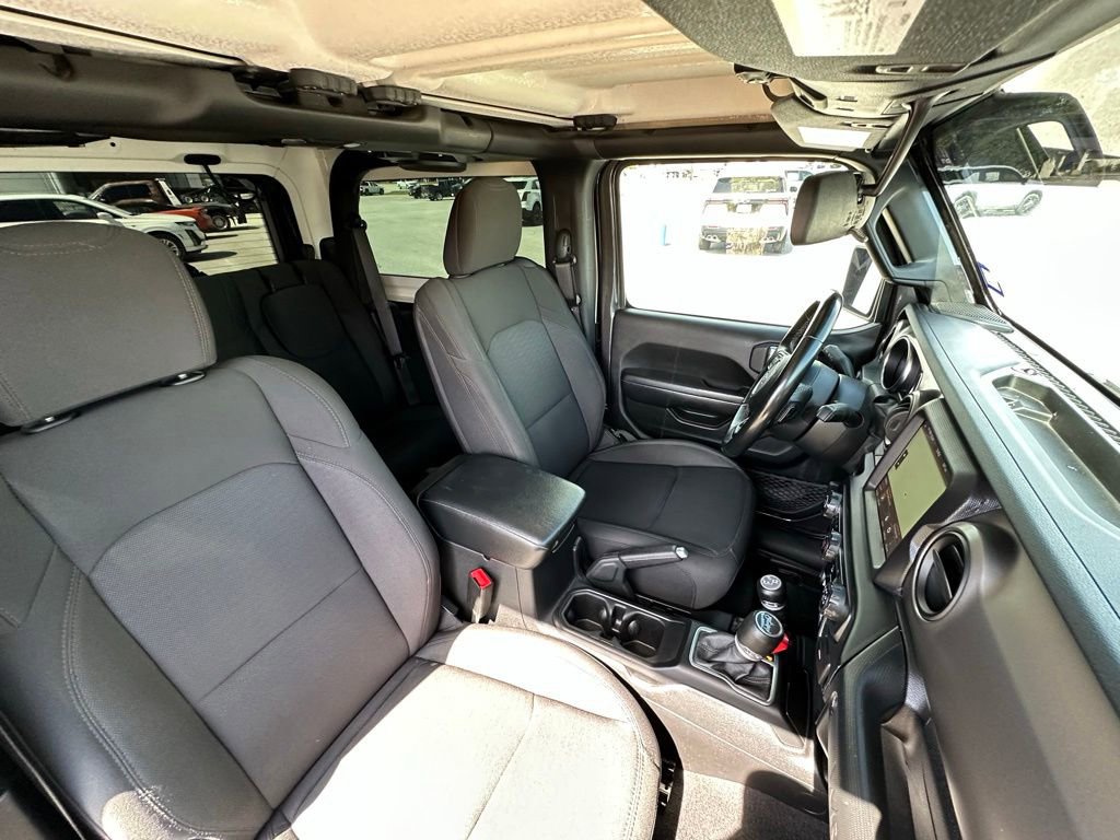 Used 2020 Jeep Wrangler Sport AWD/4WD image 9