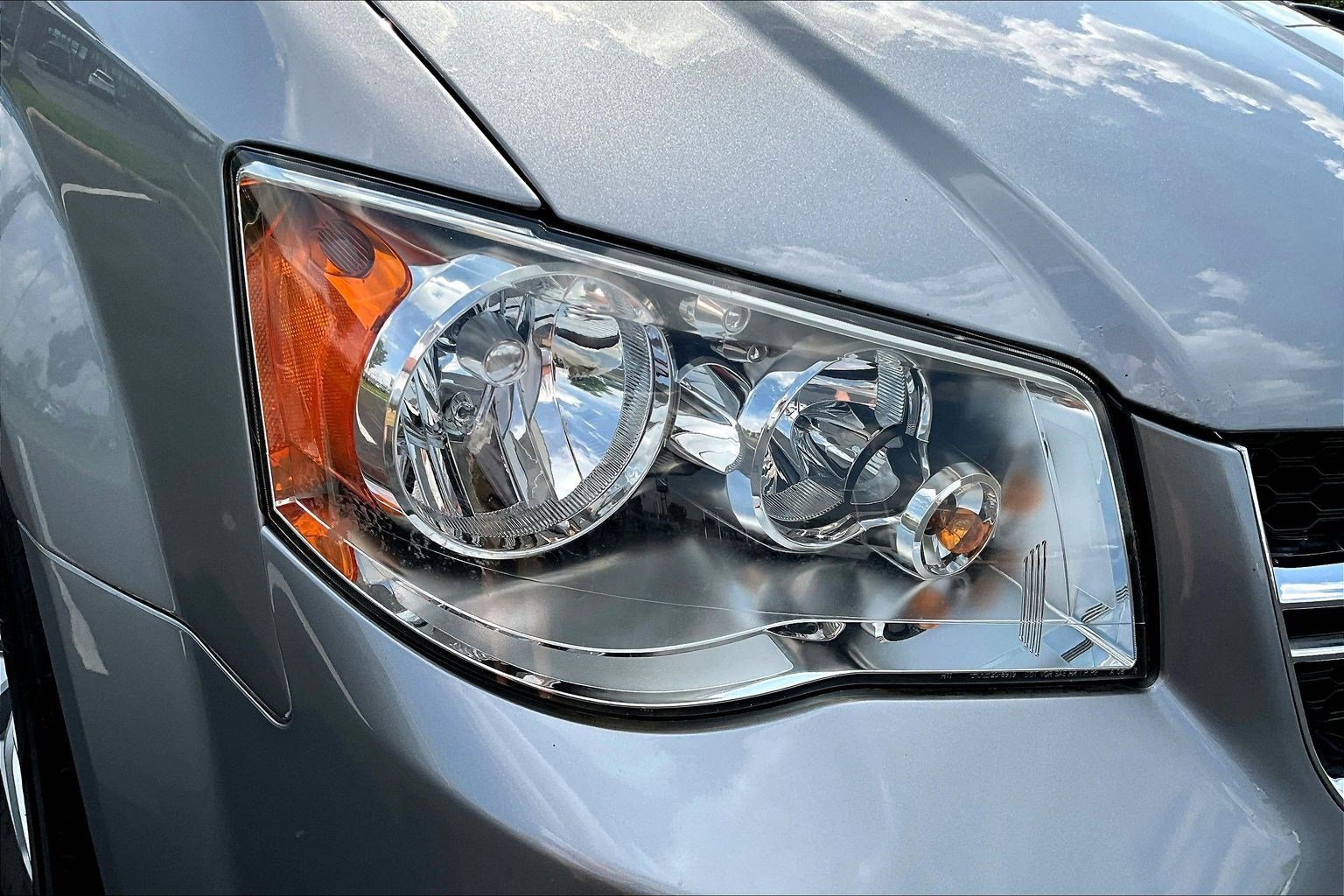 Used 2020 Dodge Grand Caravan SXT FWD image 32