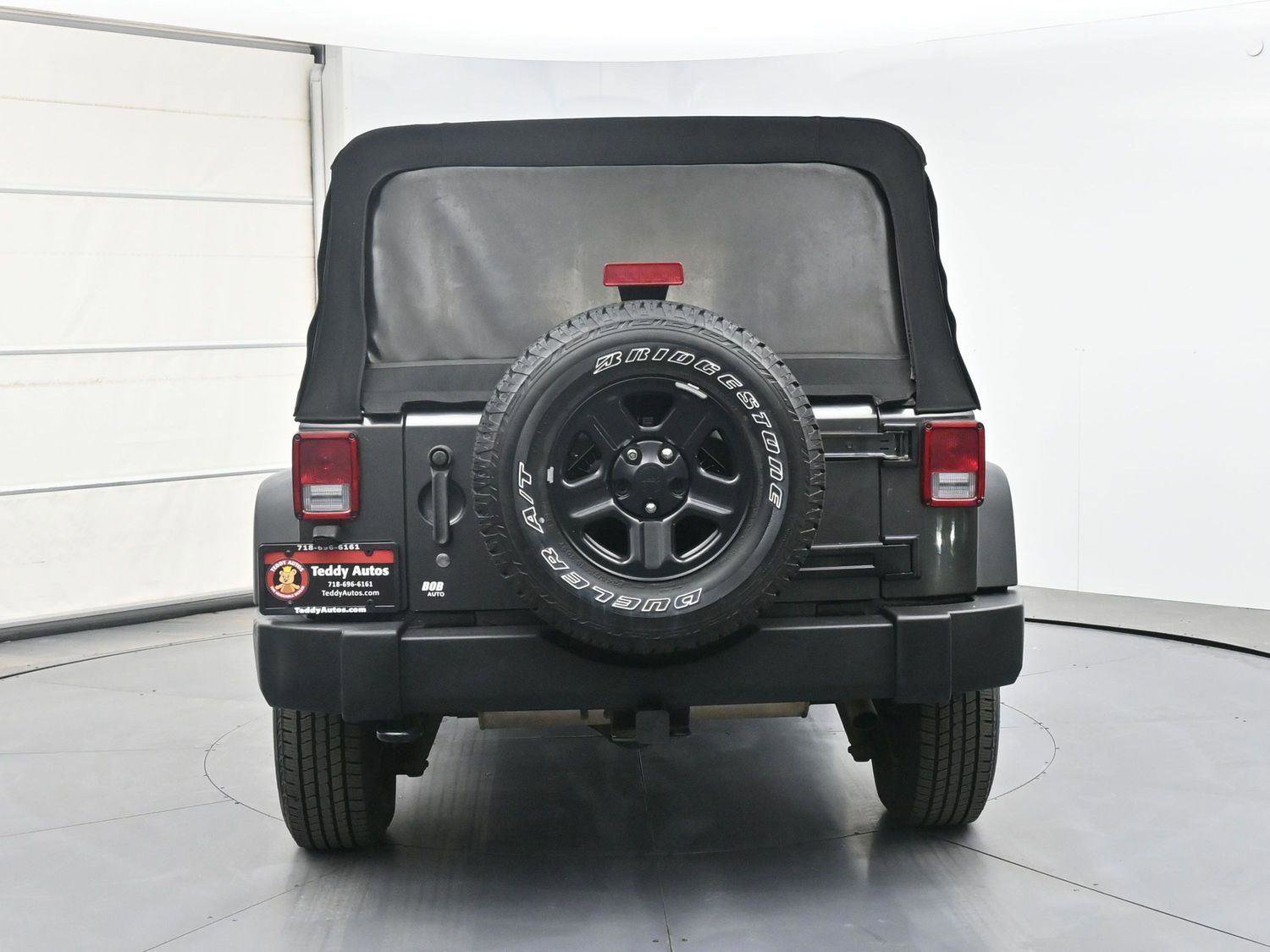 Used 2017 Jeep Wrangler Unlimited Sport w/ Connectivity Group AWD/4WD image 20