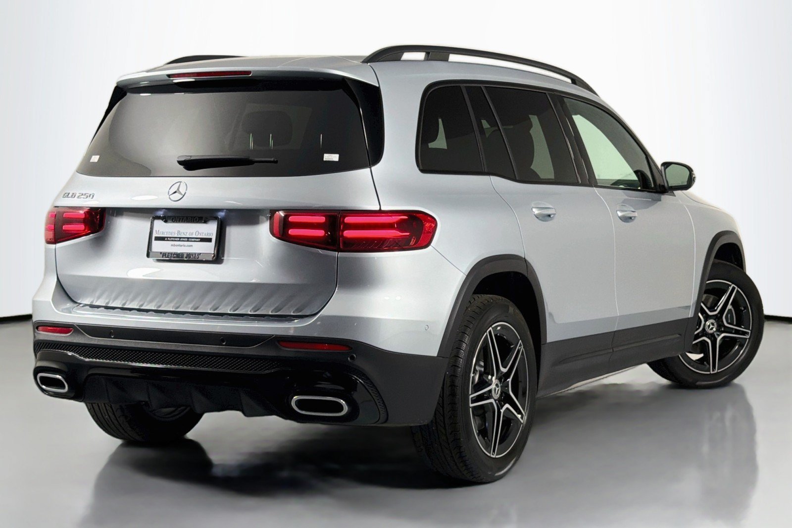 Used 2025 Mercedes-Benz GLB 250 image 11