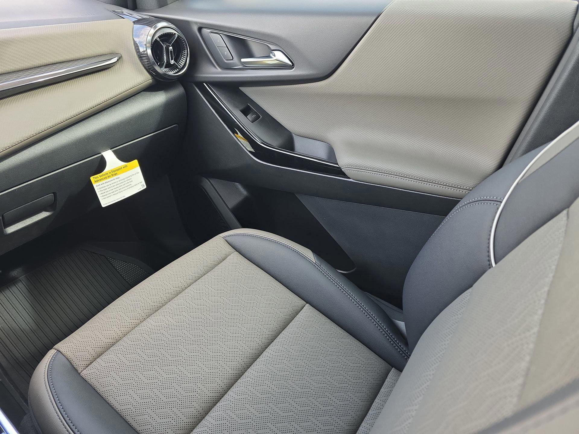 New 2026 Chevrolet Equinox LT w/ Convenience Package II image 14
