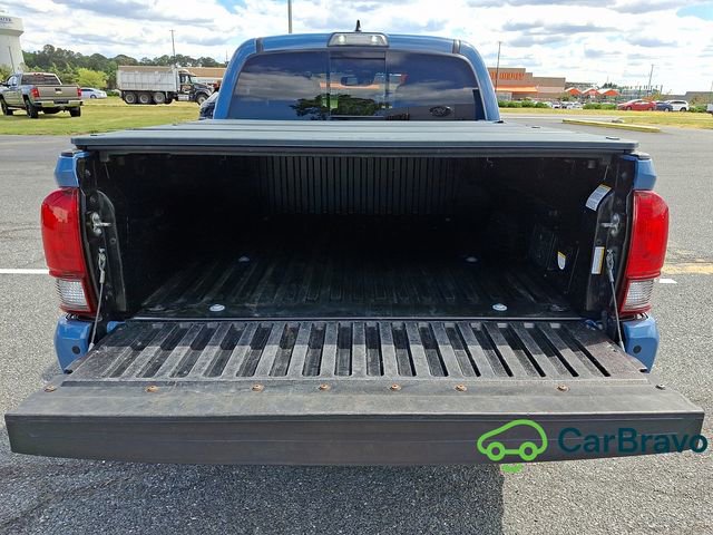 Used 2019 Toyota Tacoma TRD Sport AWD/4WD image 28