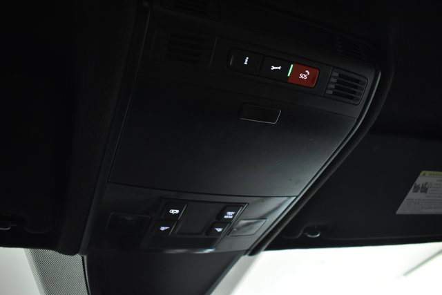 Used 2022 Volkswagen Tiguan SE AWD/4WD image 44