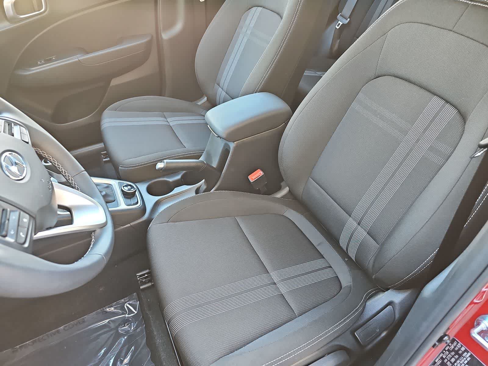 Used 2025 Hyundai Venue SEL FWD image 15