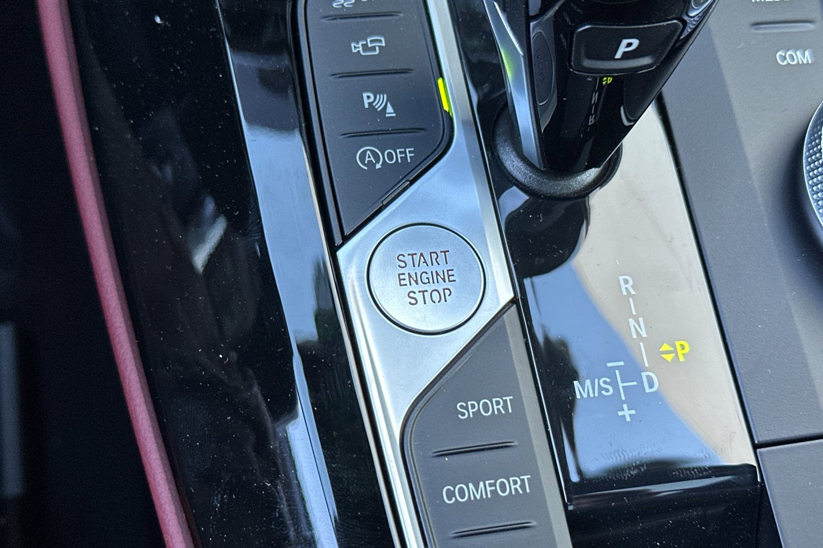 New 2025 BMW X4 xDrive30i w/ Convenience Package image 20