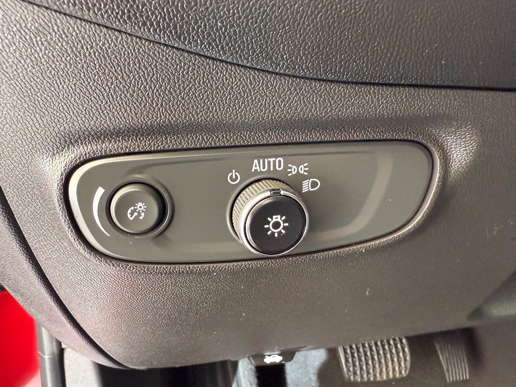 Used 2023 Chevrolet Equinox LT FWD image 28