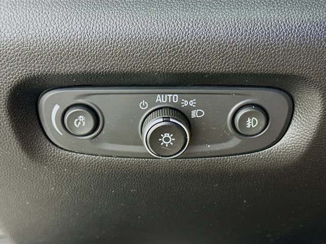 Used 2020 Chevrolet Traverse LT FWD image 22