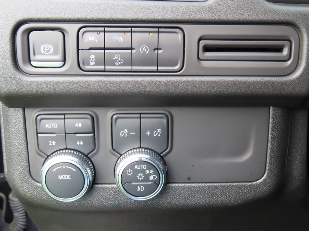 Certified 2024 GMC Yukon AT4 AWD/4WD image 10