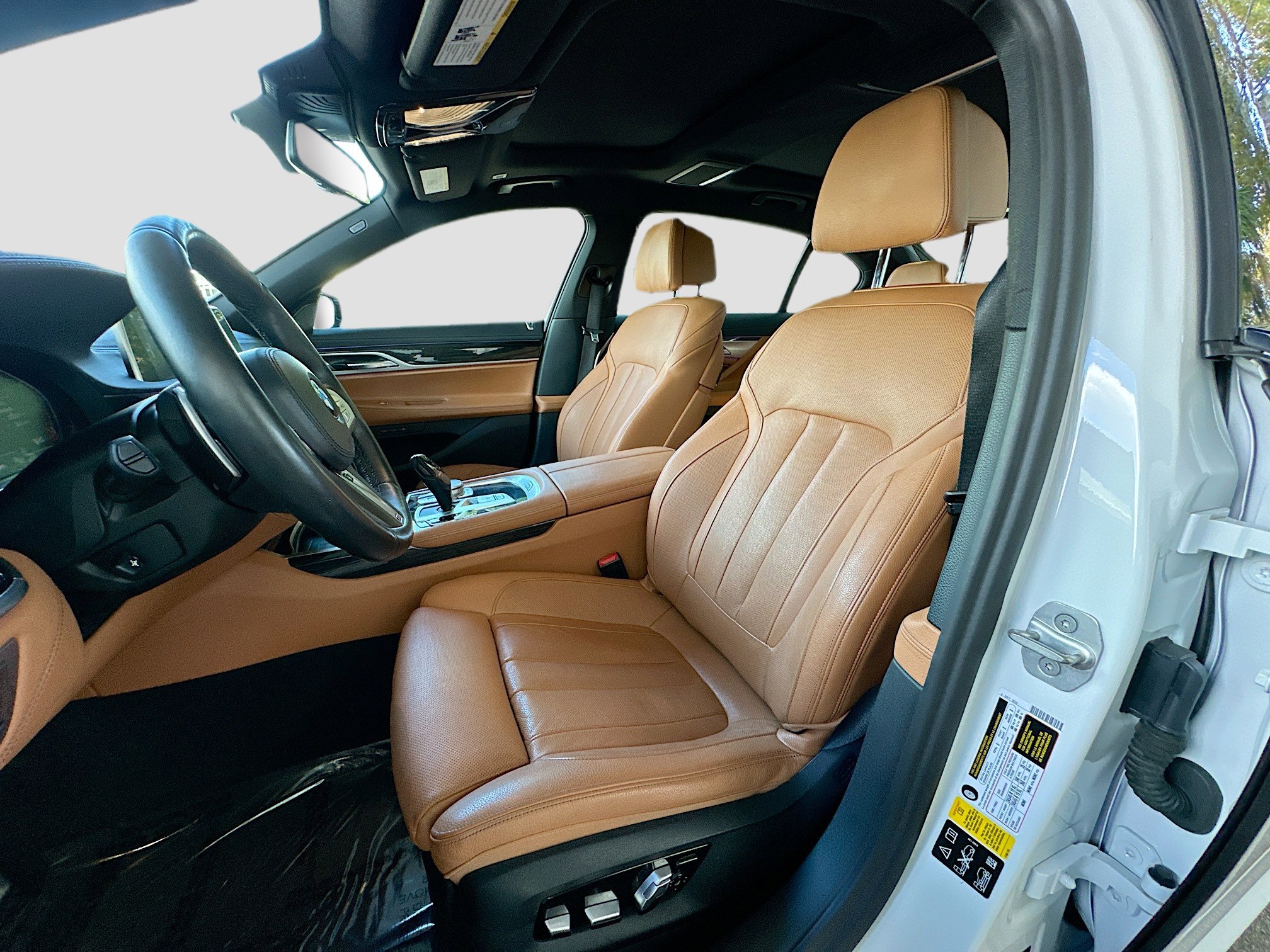 Used 2021 BMW 740i xDrive w/ M Sport Package image 22