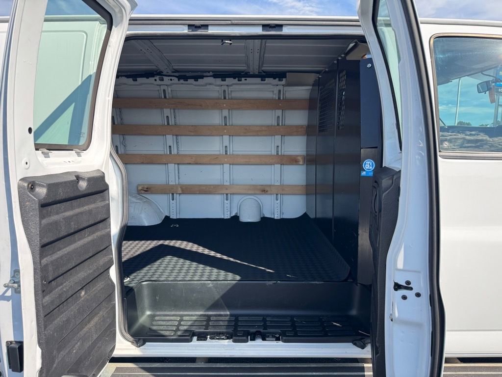 Used 2023 GMC Savana 2500 w/ Driver Convenience Package image 11