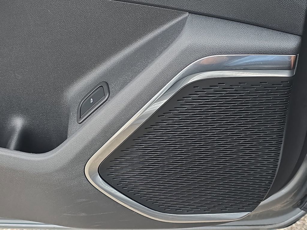 Used 2024 GMC Acadia Denali w/ Super Cruise Package image 32