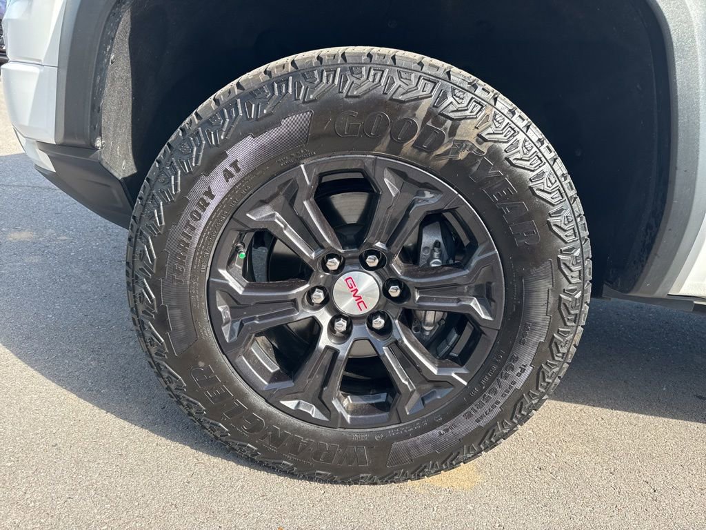 Used 2023 GMC Canyon Elevation w/ Elevation Premium Package AWD/4WD image 30