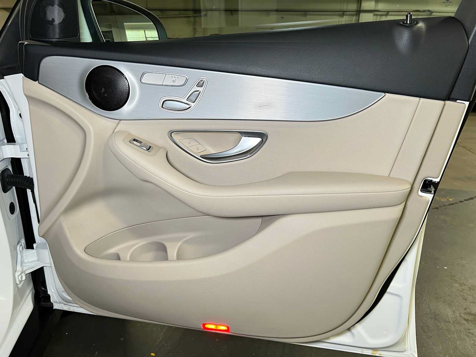 Used 2022 Mercedes-Benz GLC 300 4MATIC image 10