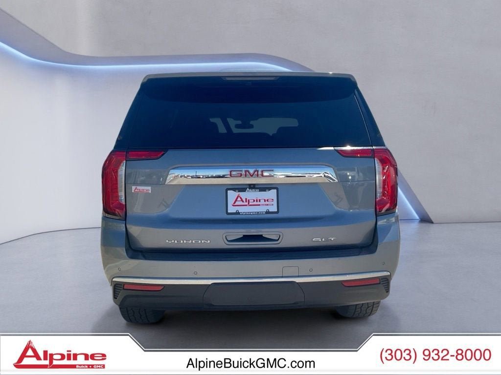 Certified 2022 GMC Yukon XL SLT w/ SLT Premium Package AWD/4WD image 4