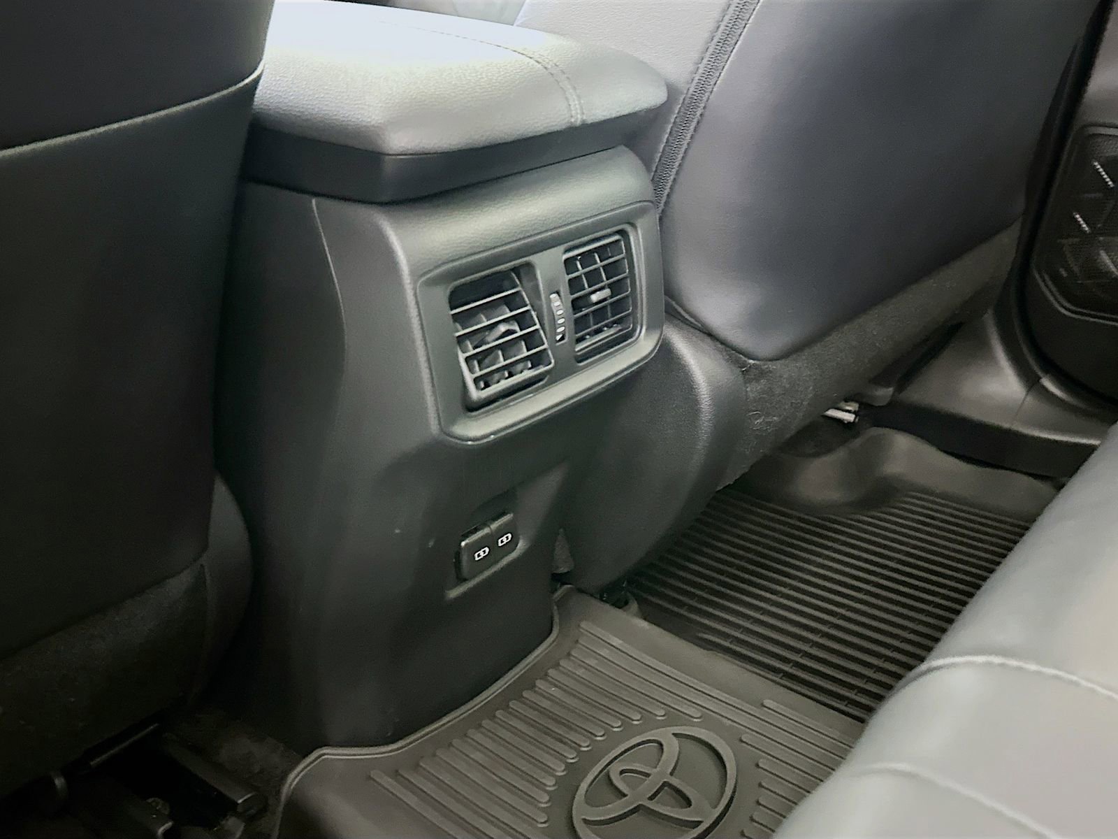 Certified 2024 Toyota RAV4 XSE w/ Advanced Technology Package AWD/4WD image 27