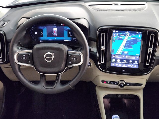 Certified 2026 Volvo XC40 B5 Ultra w/ Protection Package Premier AWD/4WD image 27