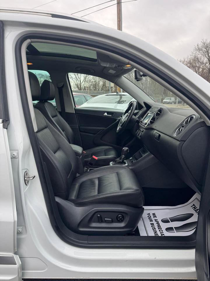 Used 2017 Volkswagen Tiguan Sport image 17