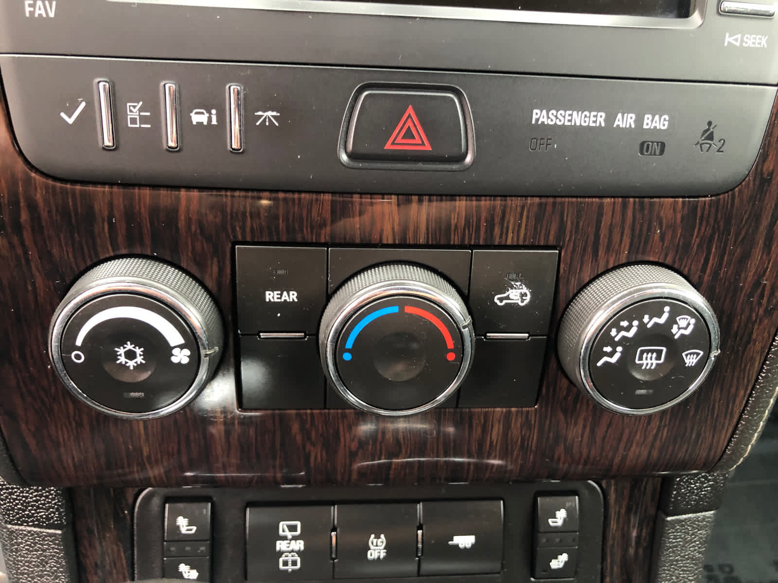 Used 2015 Chevrolet Traverse LT w/ Style and Technology Package FWD image 13