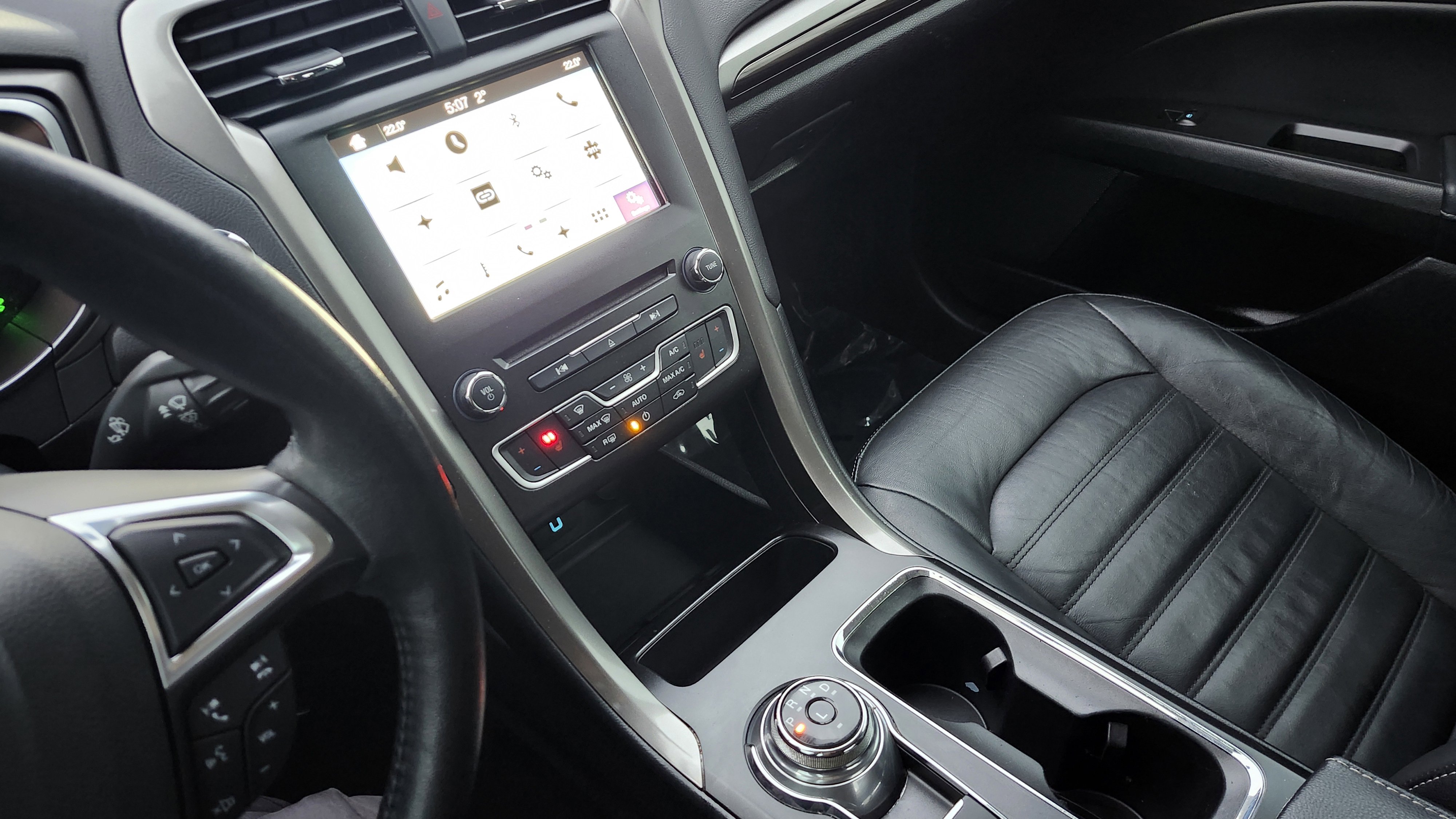 Used 2018 Ford Fusion Energi SE image 30