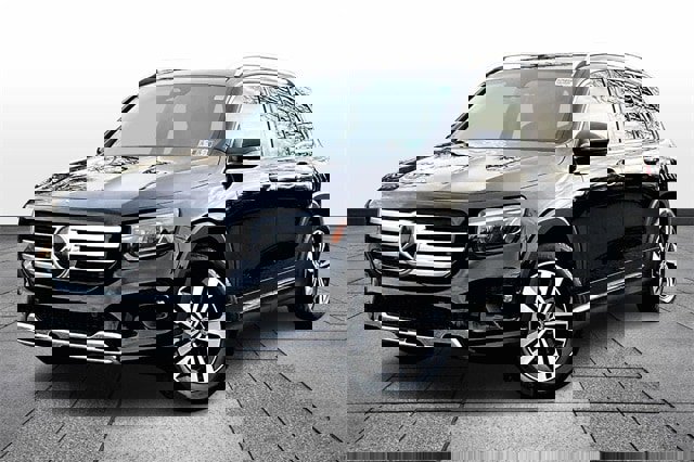 Used 2025 Mercedes-Benz GLB 250 250 image 4