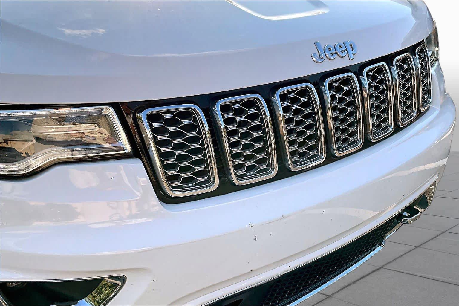 Used 2018 Jeep Grand Cherokee Overland AWD/4WD image 37