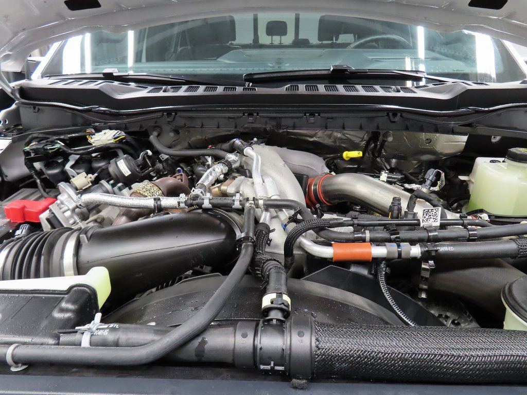 Used 2025 Ford F450 Platinum w/ FX4 Off-Road Package AWD/4WD image 28