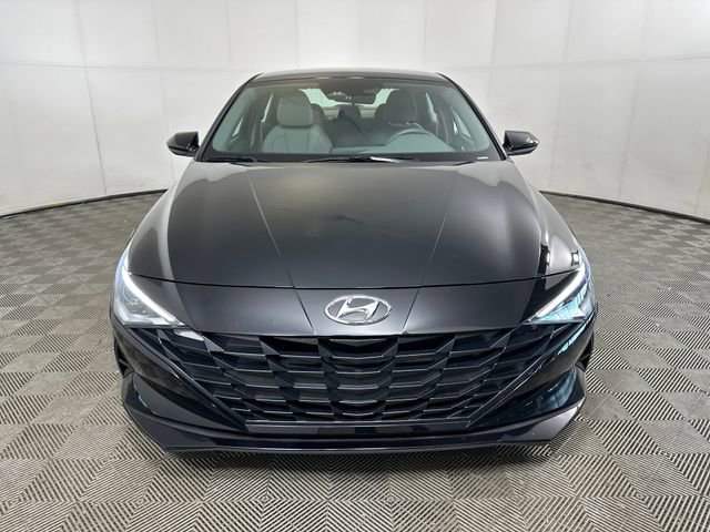Certified 2023 Hyundai Elantra SE w/ Cargo Package FWD image 8
