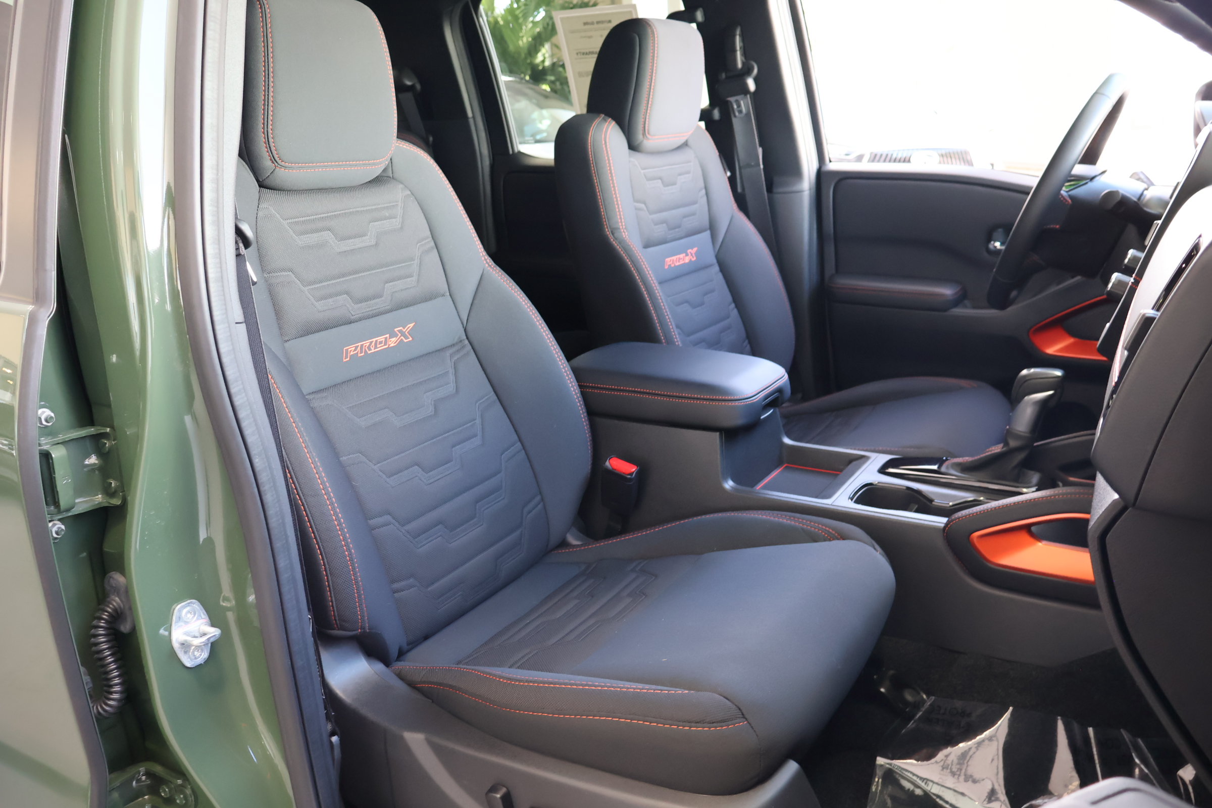 Used 2025 Nissan Frontier Pro-X RWD image 21