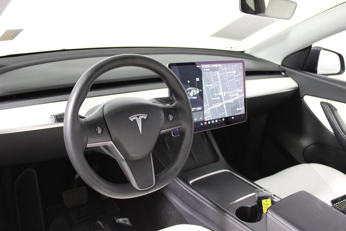 Used 2022 Tesla Model Y Long Range AWD/4WD image 7