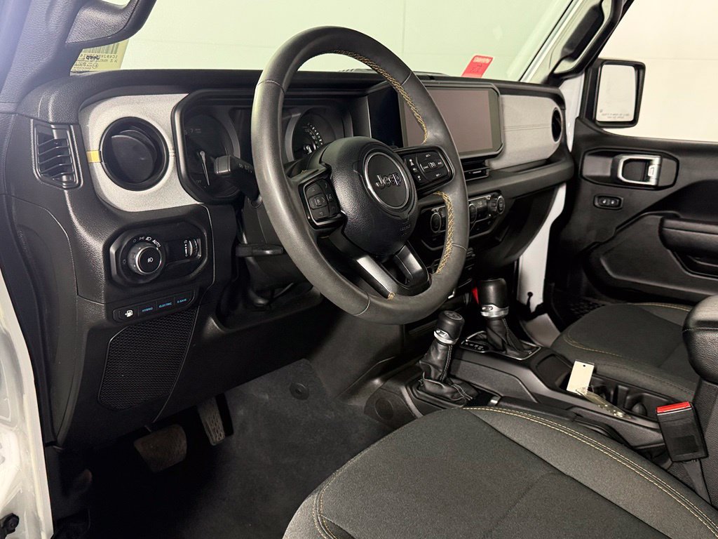 Used 2024 Jeep Wrangler Unlimited w/ Convenience Group AWD/4WD image 13