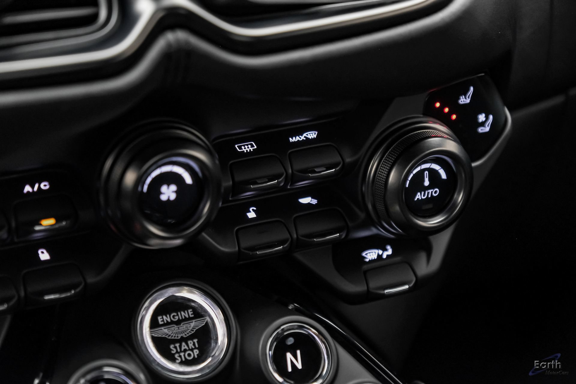 Used 2020 Aston Martin V8 Vantage Coupe RWD image 71