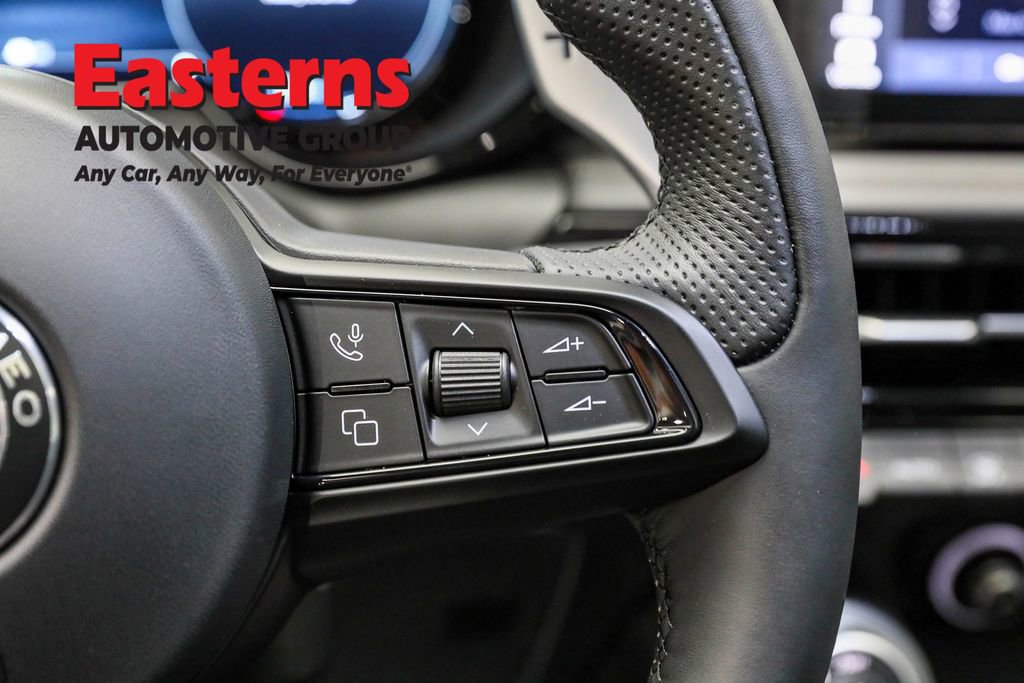 Used 2024 Alfa Romeo Tonale Veloce w/ Active Assist Package image 16