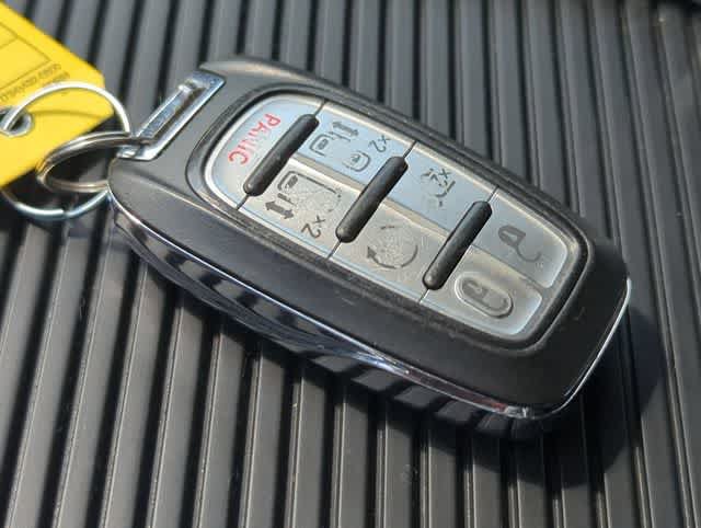 Used 2023 Chrysler Pacifica Touring-L FWD image 35