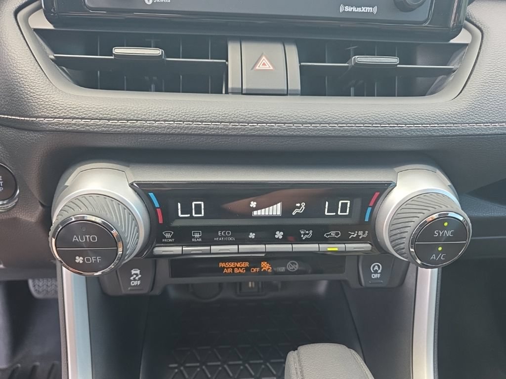 Used 2021 Toyota RAV4 XLE w/ Convenience Package FWD image 22