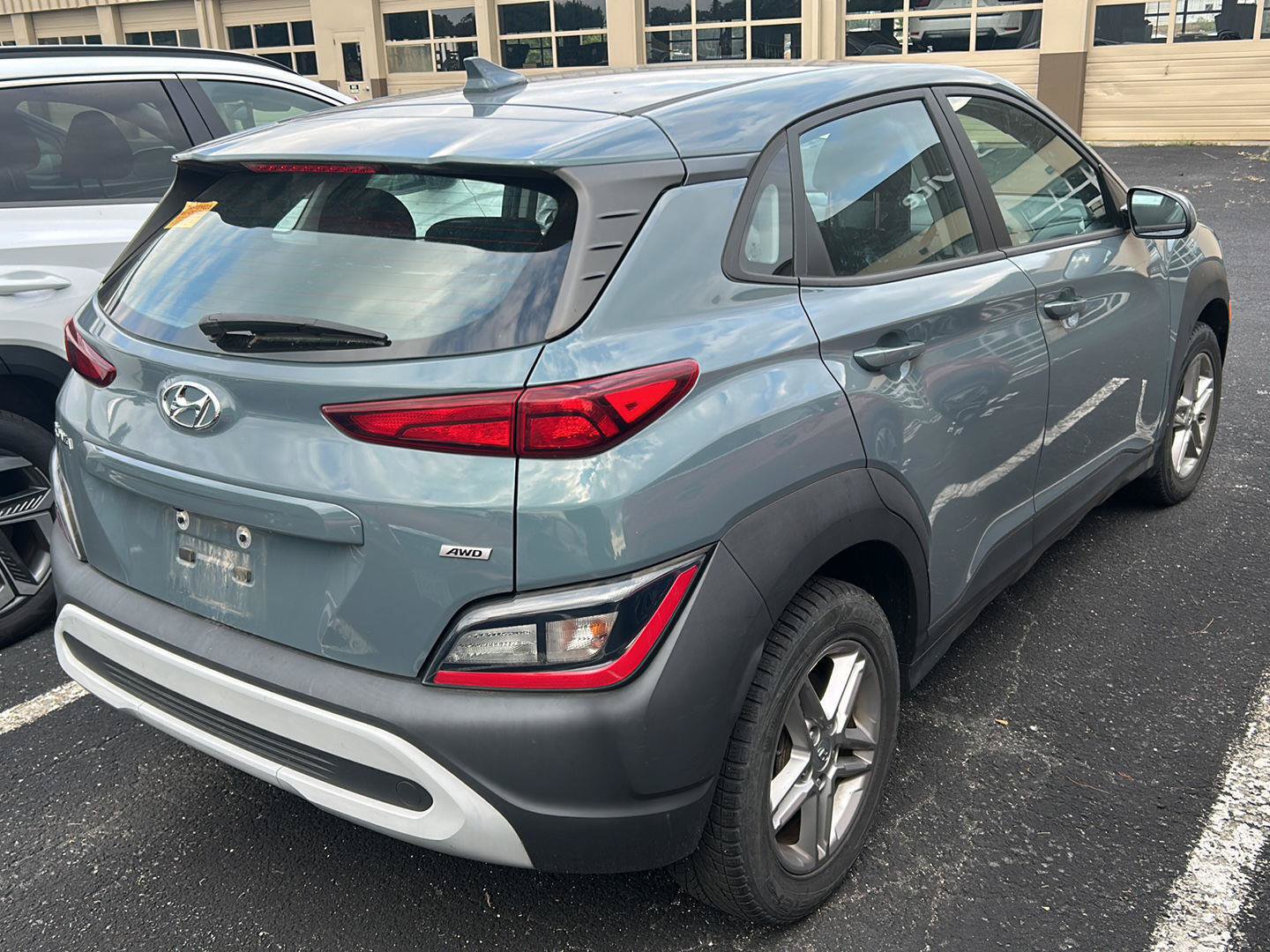 Used 2022 Hyundai Kona SE AWD/4WD image 4
