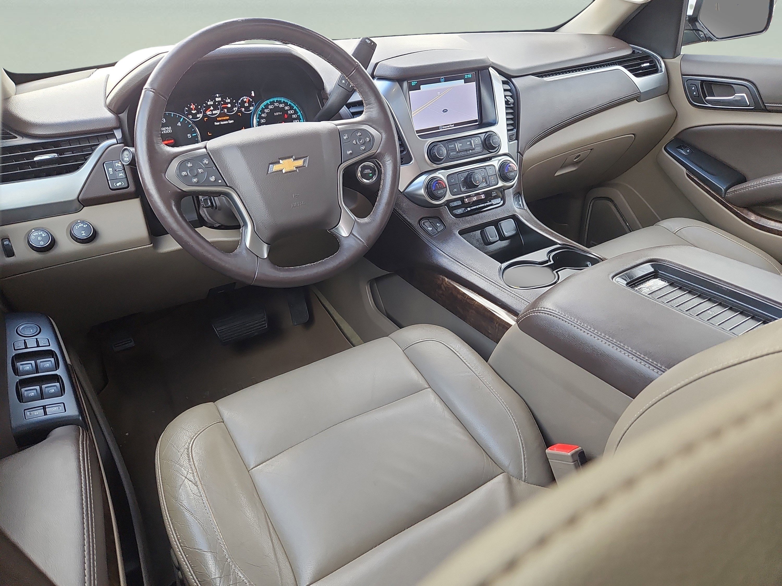 Used 2017 Chevrolet Tahoe LT image 2