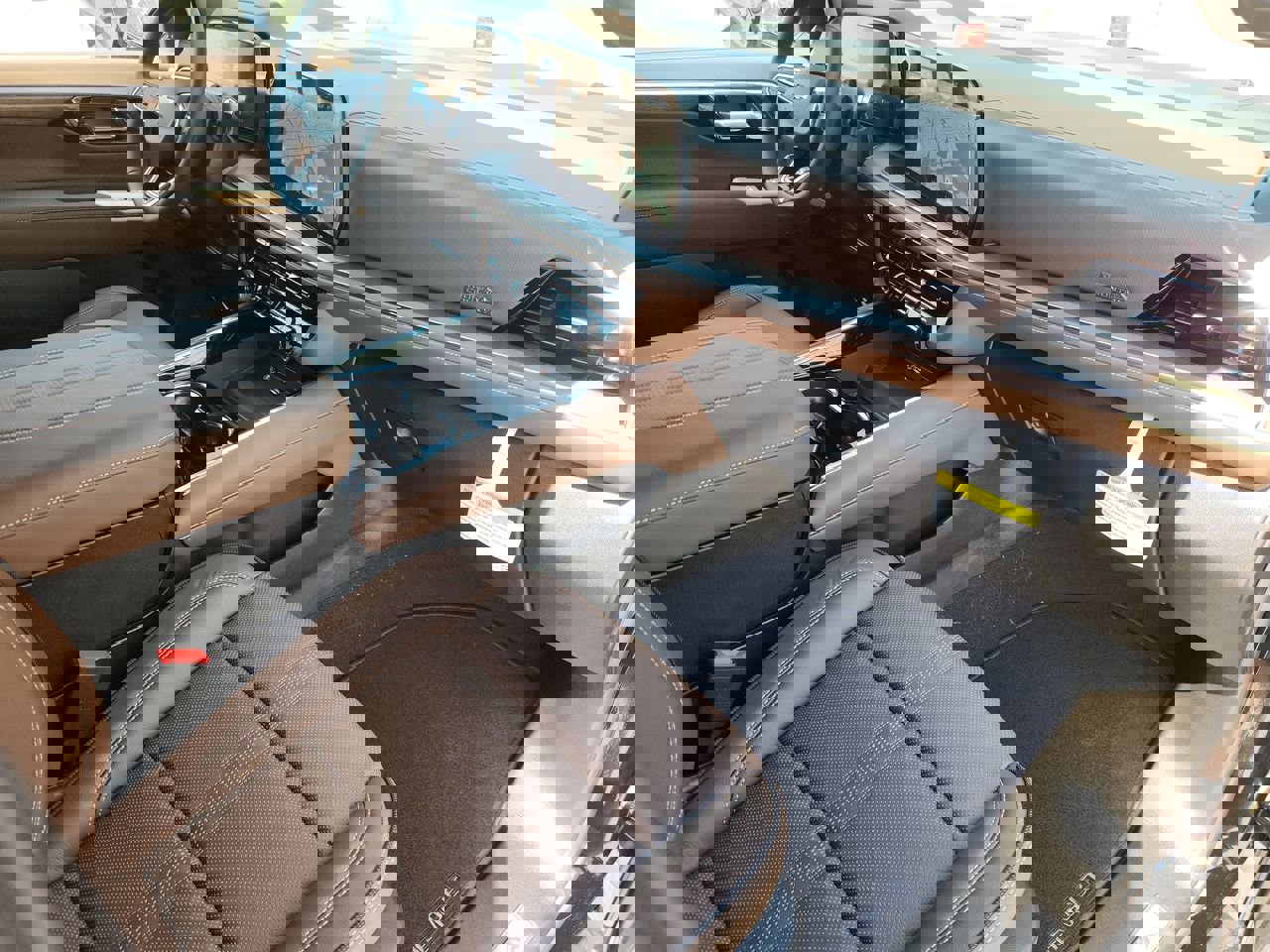 New 2025 Chevrolet Suburban High Country image 65