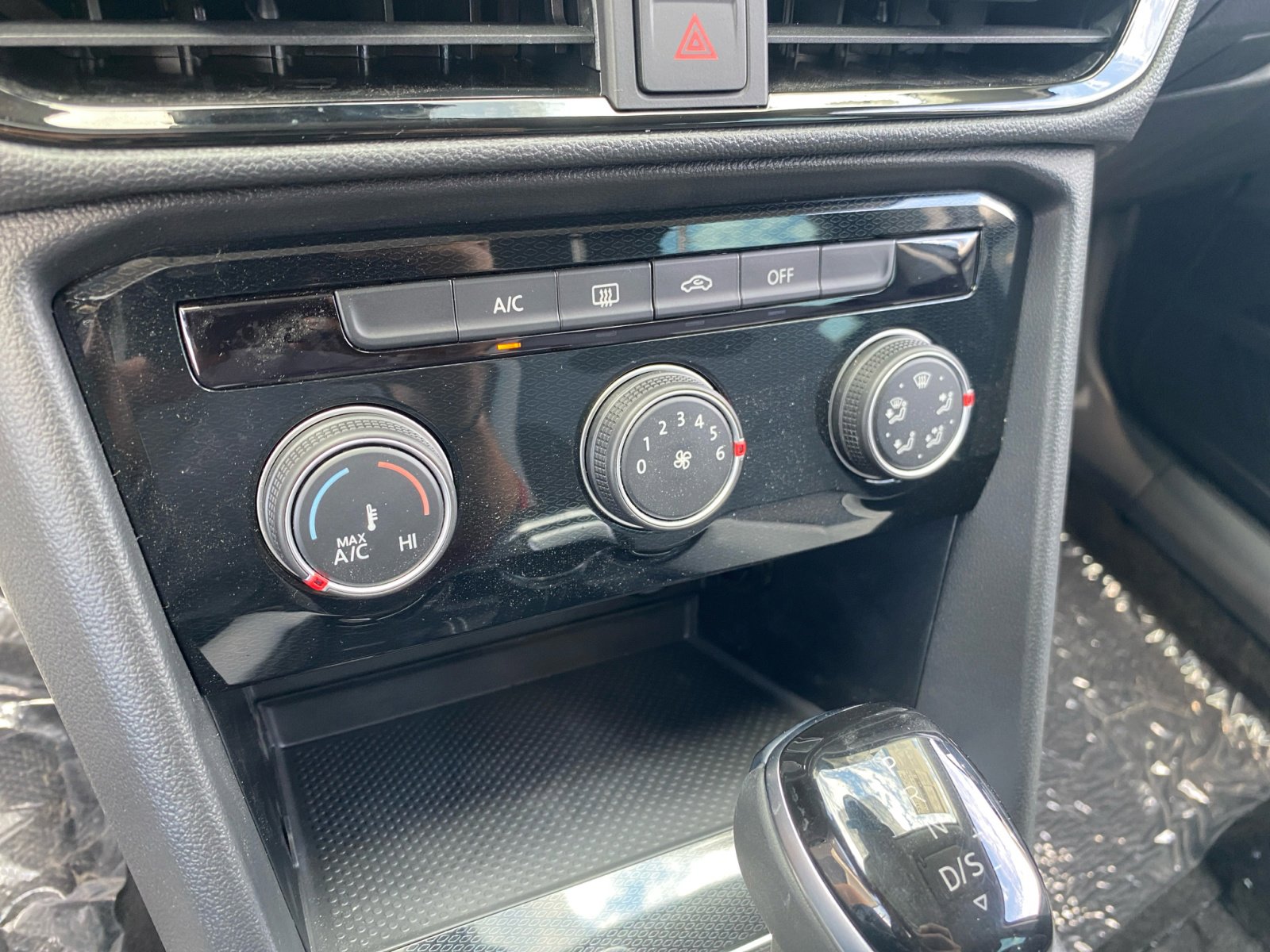 New 2025 Volkswagen Taos S image 12