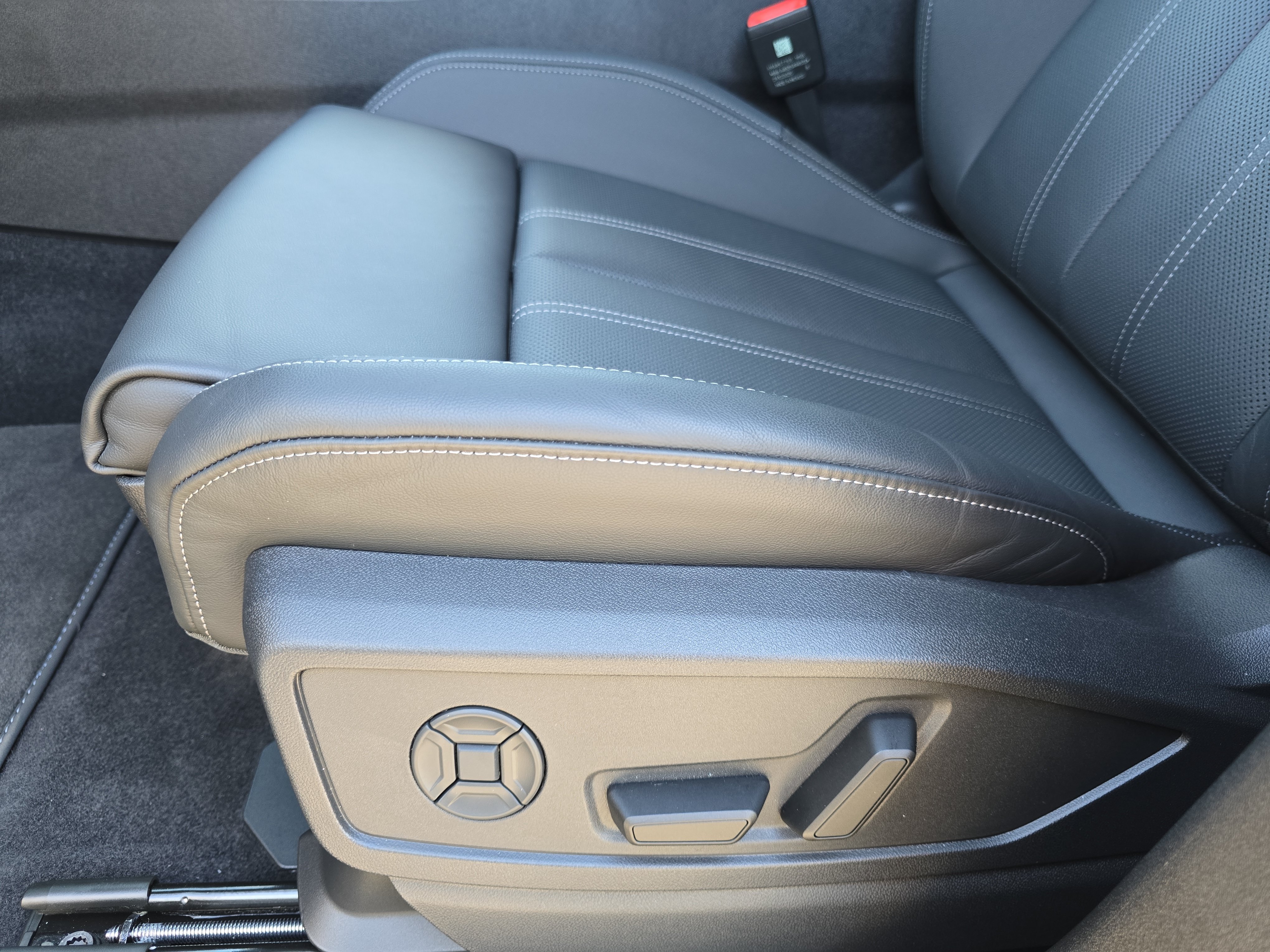 Used 2025 Audi Q5 Prestige AWD/4WD image 28