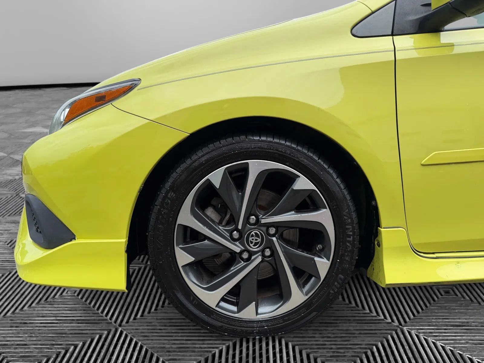 Used 2017 Toyota Corolla iM w/ Carpet Mat Package FWD image 15