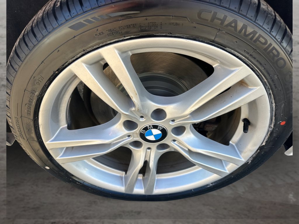 Used 2017 BMW 330i xDrive Sedan AWD/4WD image 16