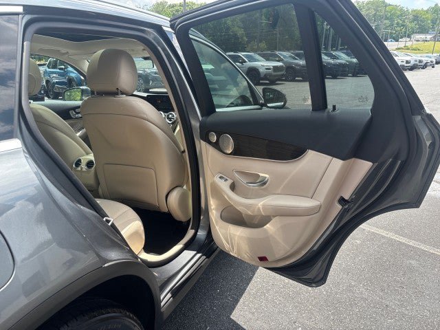 Used 2021 Mercedes-Benz GLC 300 4MATIC image 42