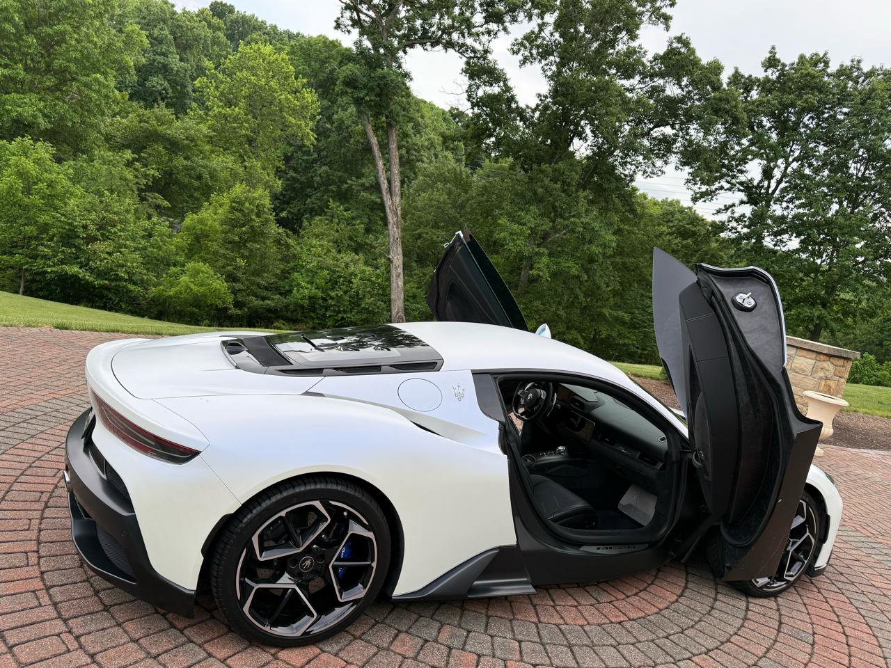 Used 2022 Maserati MC20 Coupe RWD image 6