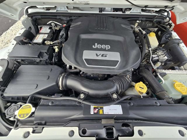 Used 2016 Jeep Wrangler Unlimited Sahara image 15