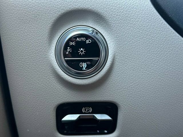 Used 2024 Mercedes-Benz C 300 4MATIC Sedan image 30